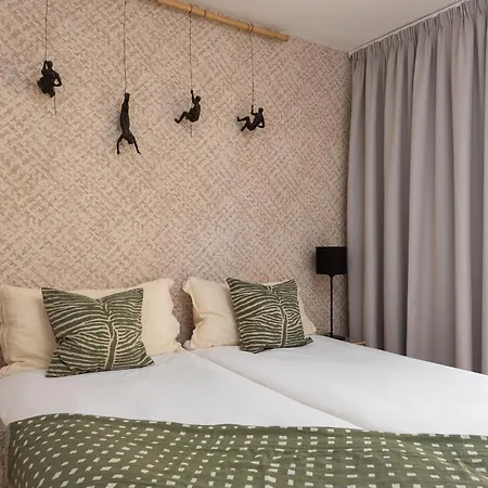 Beautiful Penthouse With Ethnic Interiors * 埃斯特波纳