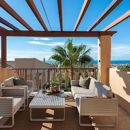 公寓 Beautiful Penthouse With Ethnic Interiors 埃斯特波纳