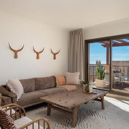 Beautiful Penthouse With Ethnic Interiors Апартаменты