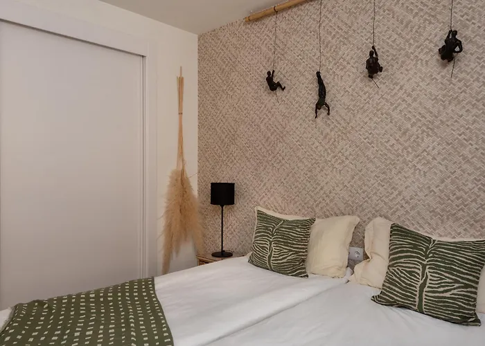 Beautiful Penthouse With Ethnic Interiors * 에스테포나