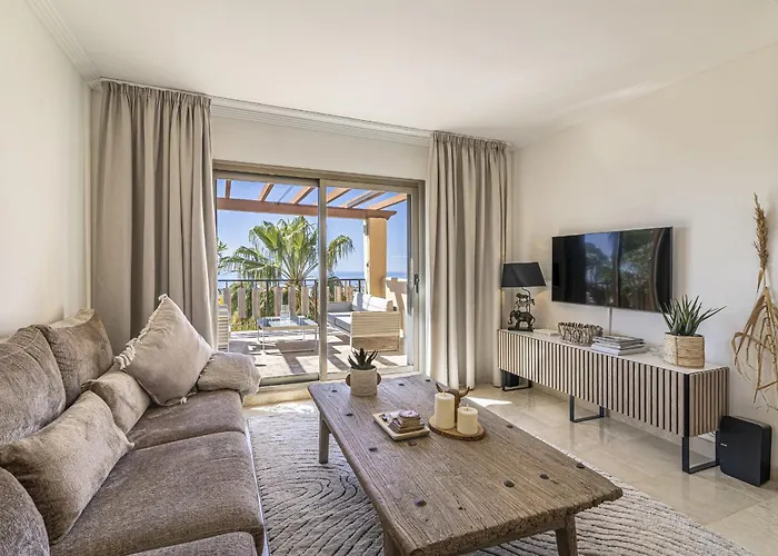 Apartment Beautiful Penthouse With Ethnic Interiors *